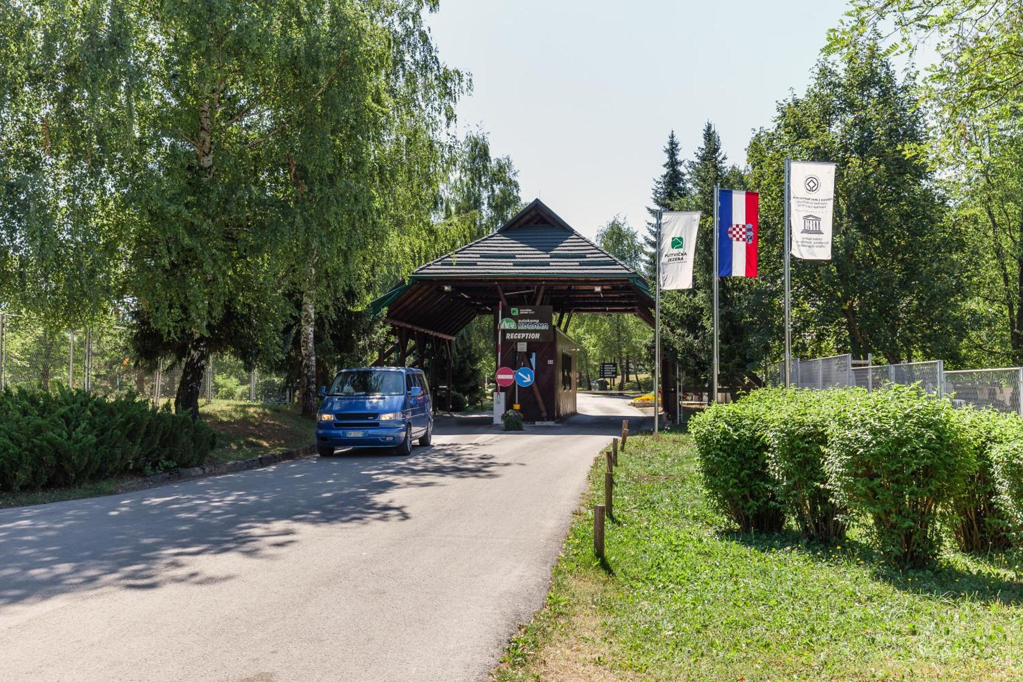 Bungalows Korana - Campsite Korana Seliste Dreznicko Bagian luar foto