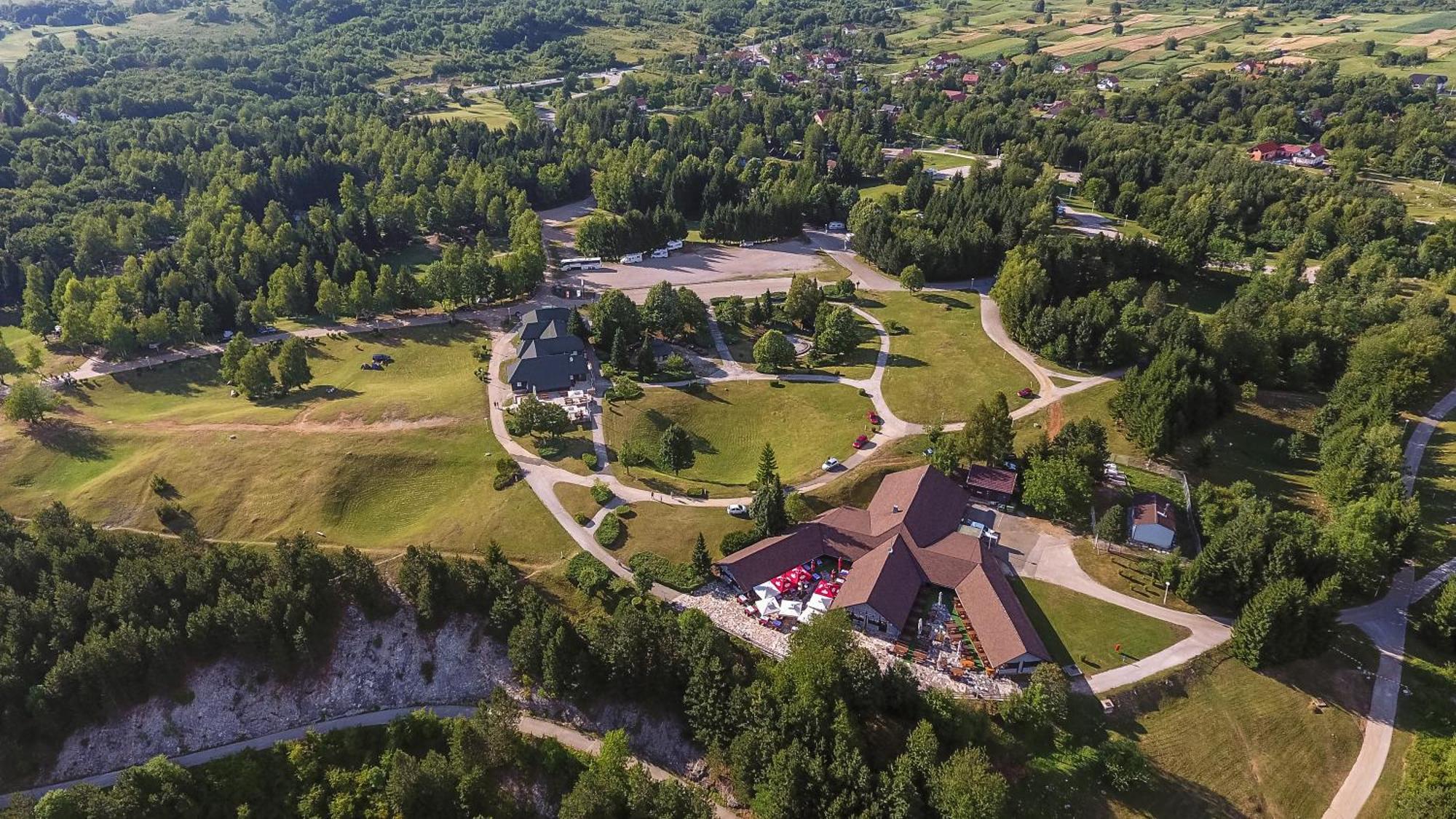 Bungalows Korana - Campsite Korana Seliste Dreznicko Bagian luar foto